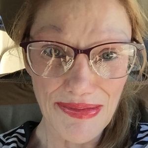 Meet your Posher, Maria a.